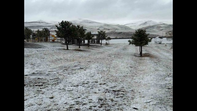 Karayazı'da karla gelen güzellik