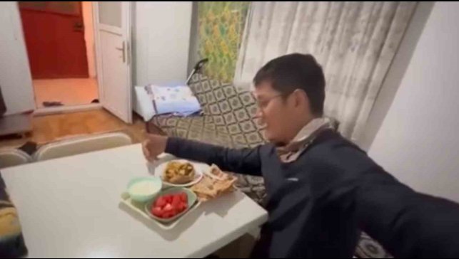 Kemaliye'den misafirperverlik örneği: Tayvanlı turist ücret ödemek istedi, muhtar kabul etmedi