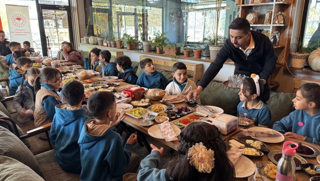 Yüksekova'da minik öğrenciler kahvaltıda buluştu