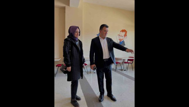 Kaymakam Dertlioğlu'ndan gençlik merkezine ziyaret
