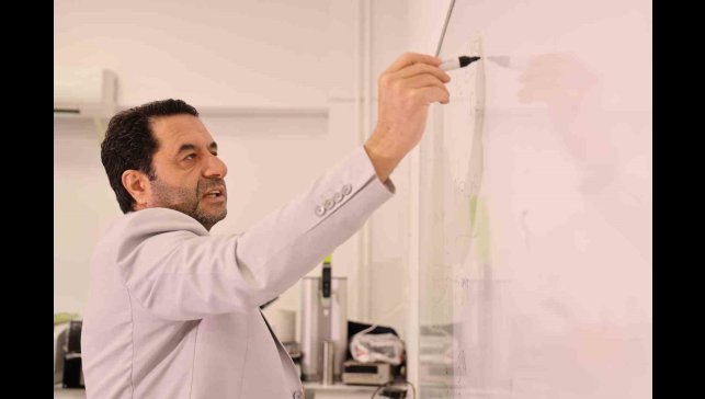 Prof. Dr. Fahrettin Yakupanoğlu; "Bilim makalede kalmamalı, ürüne dönüşmeli"