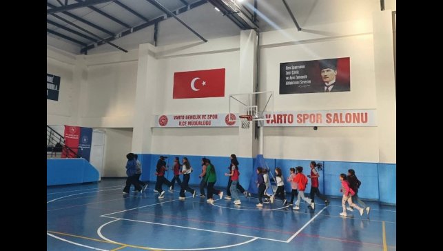 Varto'da voleybol kursuna yoğun ilgi