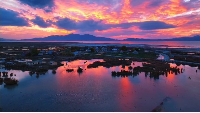 Erçek Gölü'nde muhteşem günbatımı
