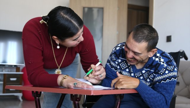 Birlikte güç bulan engelli kardeşlerin sevgi dolu hikayesi