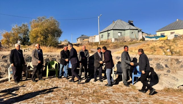 Malazgirt'te "Hayırlı günler komşum" ziyaretleri sürüyor