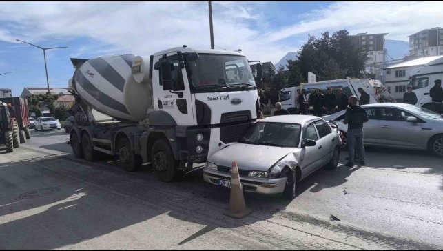 Muş'ta zincirleme kaza: 1 yaralı