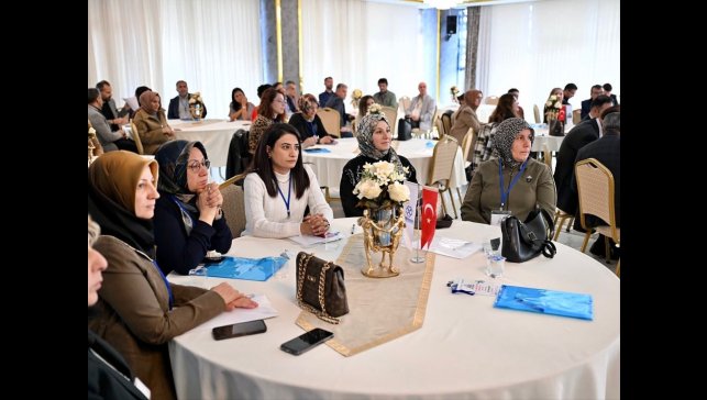 Yeşilyurt Belediyesi 'Aile Mentörlüğü' projesiyle Türkiye'de bir ilke imza attı