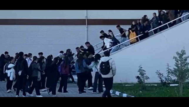 Iğdır'da eli sopalı şahıslar okul bastı