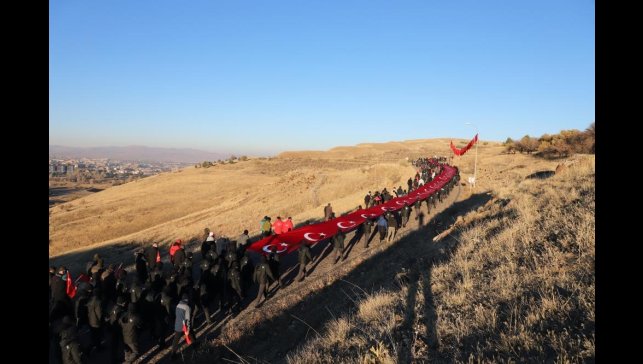 Erzurum tarihine yürüyor