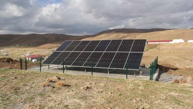 Karlıova'da köylerde güneş enerji sistemi kuruldu