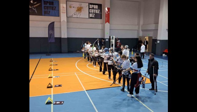 U15 Okçuluk bölge müsabakaları şampiyonu Elazığ
