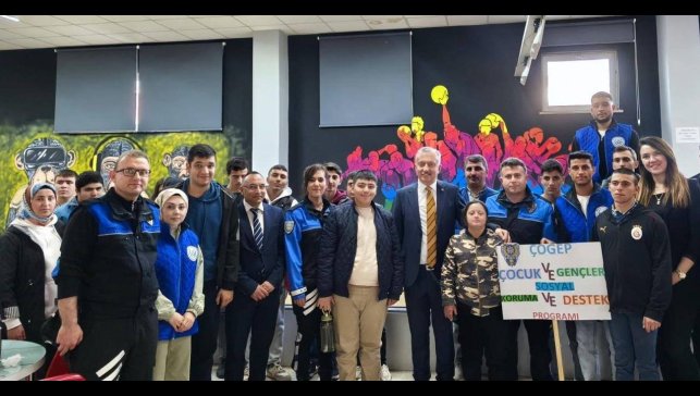 Polislerden özel çocuklara bowling sürprizi