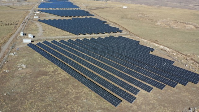 Ağrı'nın güneşi devlet desteğiyle elektrik enerjisine dönüşüyor