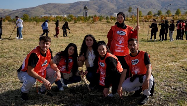 Muş'ta fidan dikme etkinliği düzenlendi