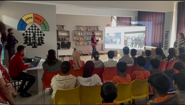 Patnos'ta öğrenciler Kızılay Haftası'nda bilgilendirildi