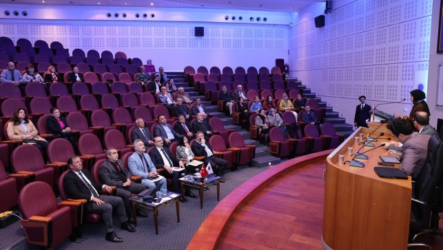 Atatürk Üniversitesinde birim değerlendirme toplantıları devam ediyor