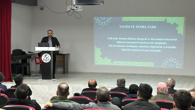 Güroymak'ta "Öğretmen Akademileri" programı düzenlendi