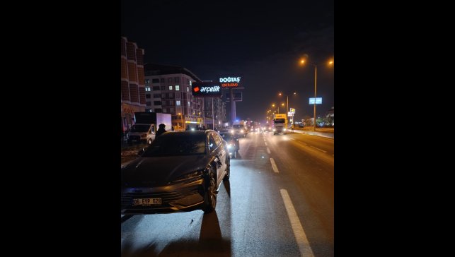 Ağrı'da otomobilin çarptığı kadın hayatını kaybetti