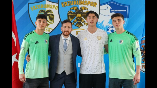 Erzurumspor'da gençlere imza attırıldı