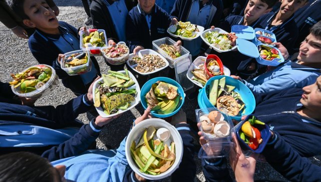 İran sınırındaki okulun öğrencileri çevre bilincini yaşayarak öğreniyor