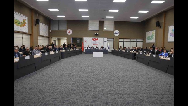 Kuzey Anadolu ve Doğu Anadolu Fay zonu arasında yer alan Elazığ'da İl Afet Risk Azaltma Planı ele alındı