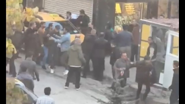 Yüksekova'da cadde ortasında kavga