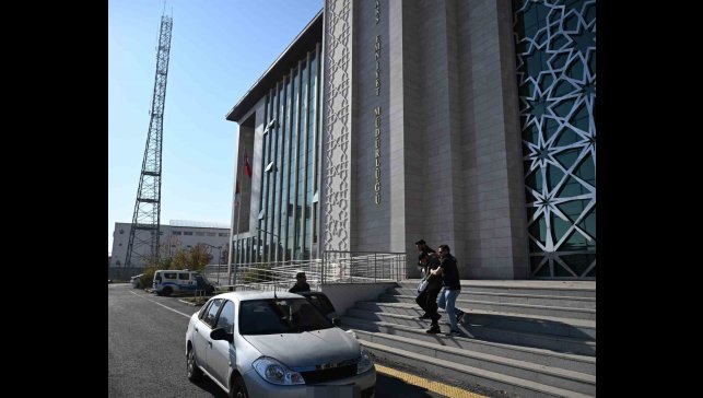 Kars'ta 19 yıl hapis cezası bulunan dolandırıcı yakalandı