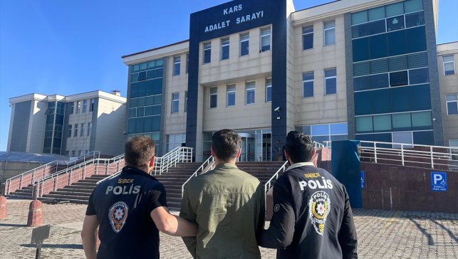 Kars'ta dolandırıcılık suçundan aranan hükümlü yakalandı