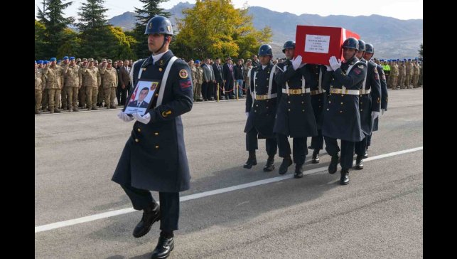 Tunceli'de trafik kazasında hayatını kaybeden Uzman Çavuş Yılmaz memleketine uğurlandı