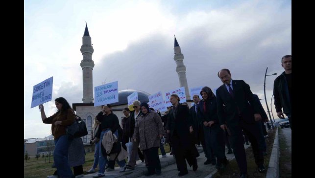 ETÜ'de, Kadına yönelik şiddete karşı farkındalık yürüyüşü