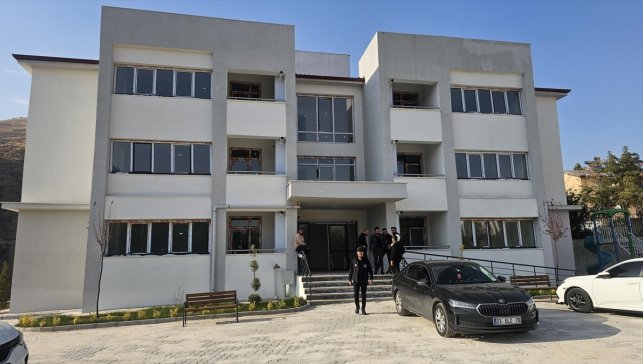 AK Parti Elazığ Milletvekili Erol Keleş, Keban'da yatırımları inceledi