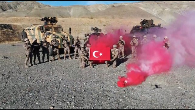 Kırsalda nefes kesen Özel Harekat tatbikatı