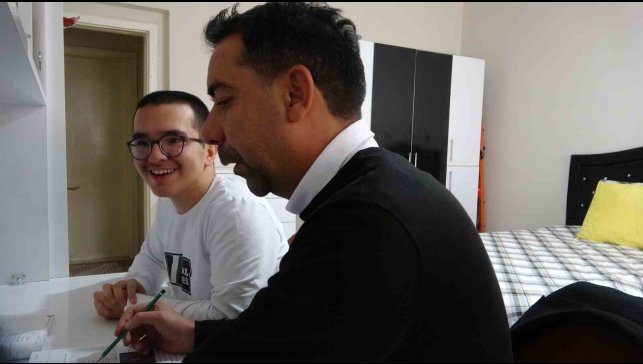 Tunceli'de 10 yıldır evde eğitimle hayata bağlanan Beran'ın azmi ilham veriyor