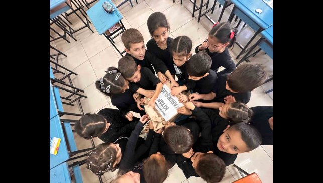 Demirkent TOKİ Öğrencilerinden 29 Ekim İlkokulu'na kitap kardeşliği