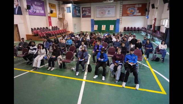 Muş'ta voleybol aday hakem kursu başladı