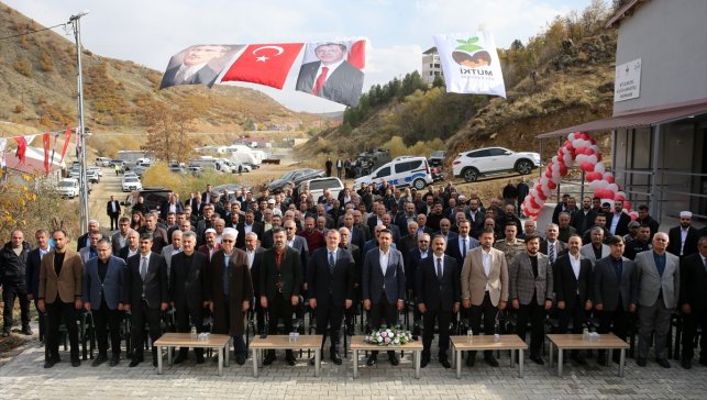 Bitlis'in Mutki ilçesi doğal gaza kavuştu