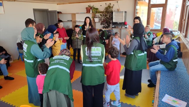 Erzurum'da Yeşilay ve Kızılay gönüllüleri engelli çocuklarla buluştu