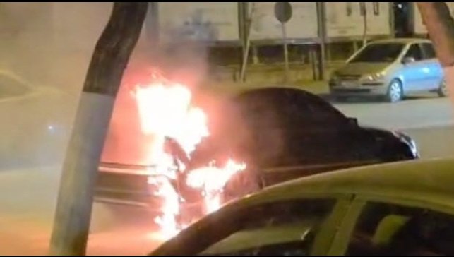 Malatya'da seyir halindeki otomobilde yangın