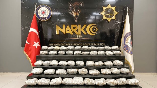 Van'da 19 kilo 660 gram skunk ele geçirildi