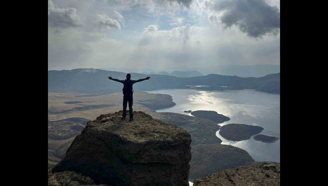 Vanlı dağcılardan Nemrut Kalderası'nda 12 saatlik zorlu yürüyüş