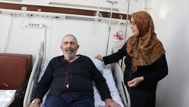 "15-20 gün içinde nakil olmazsan öleceksin" denilen baba, kızının bağışıyla hayata tutundu