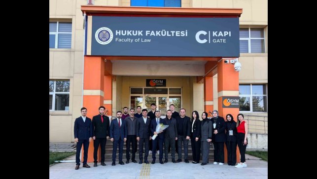 AK Parti İl Başkanı İbrahim Küçükoğlu, Atatürk Üniversitesi Hukuk Fakültesi öğrencileriyle buluştu
