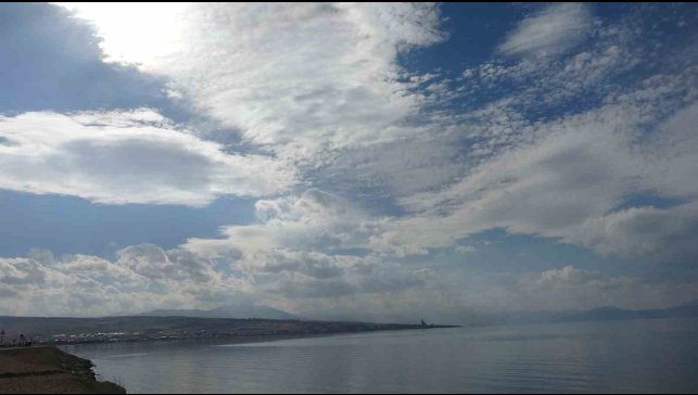 Van semalarında bulut ve ışık şöleni: Gündüz bulutların dansı, akşam büyülü manzaralar