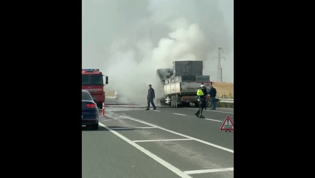 Alev alan tır, söndürüldü