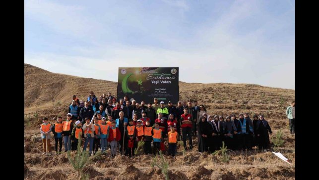 Oltu'da 3 bin fidan toprakla buluştu