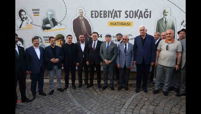 Erzurum Büyükşehir Belediyesi Dil ve Edebiyat Konağı'na yoğun ilgi
