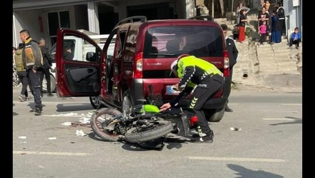 Hakkari'de motosikletle kamyonet çarpıştı: 1 yaralı
