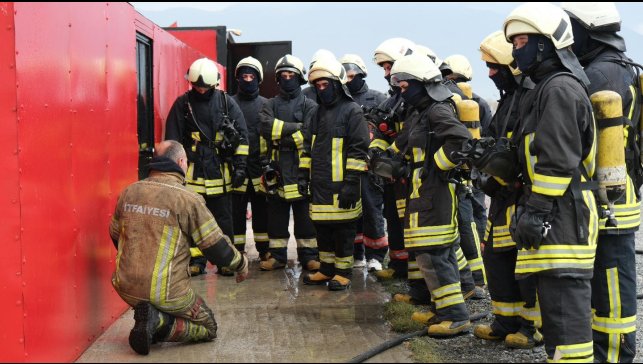 EBYÜ Üzümlü MYO öğrencilerine uygulamalı temel itfaiyecilik eğitimi