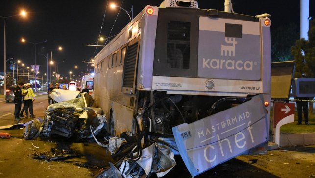 Malatya'da zincirleme trafik kazasında 2 kişi öldü, 3 kişi yaralandı