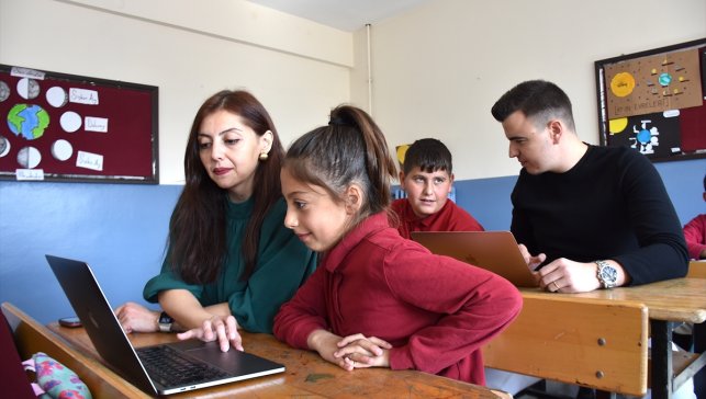 Van'da öğretmenler kırsaldaki öğrencileri yapay zekayla buluşturuyor